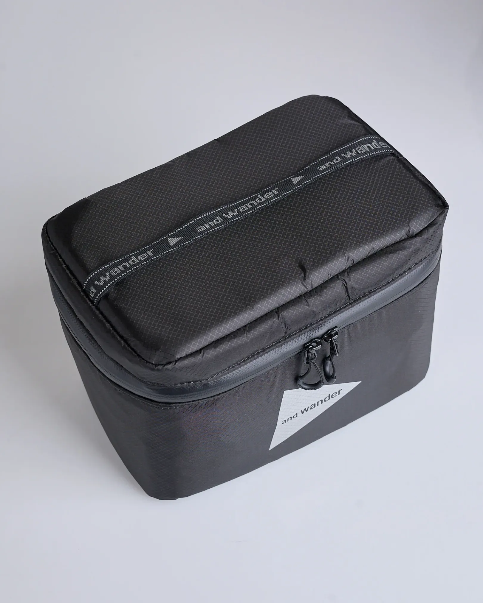 Outlet and wander Sil Soft Small Cooler Charcoal