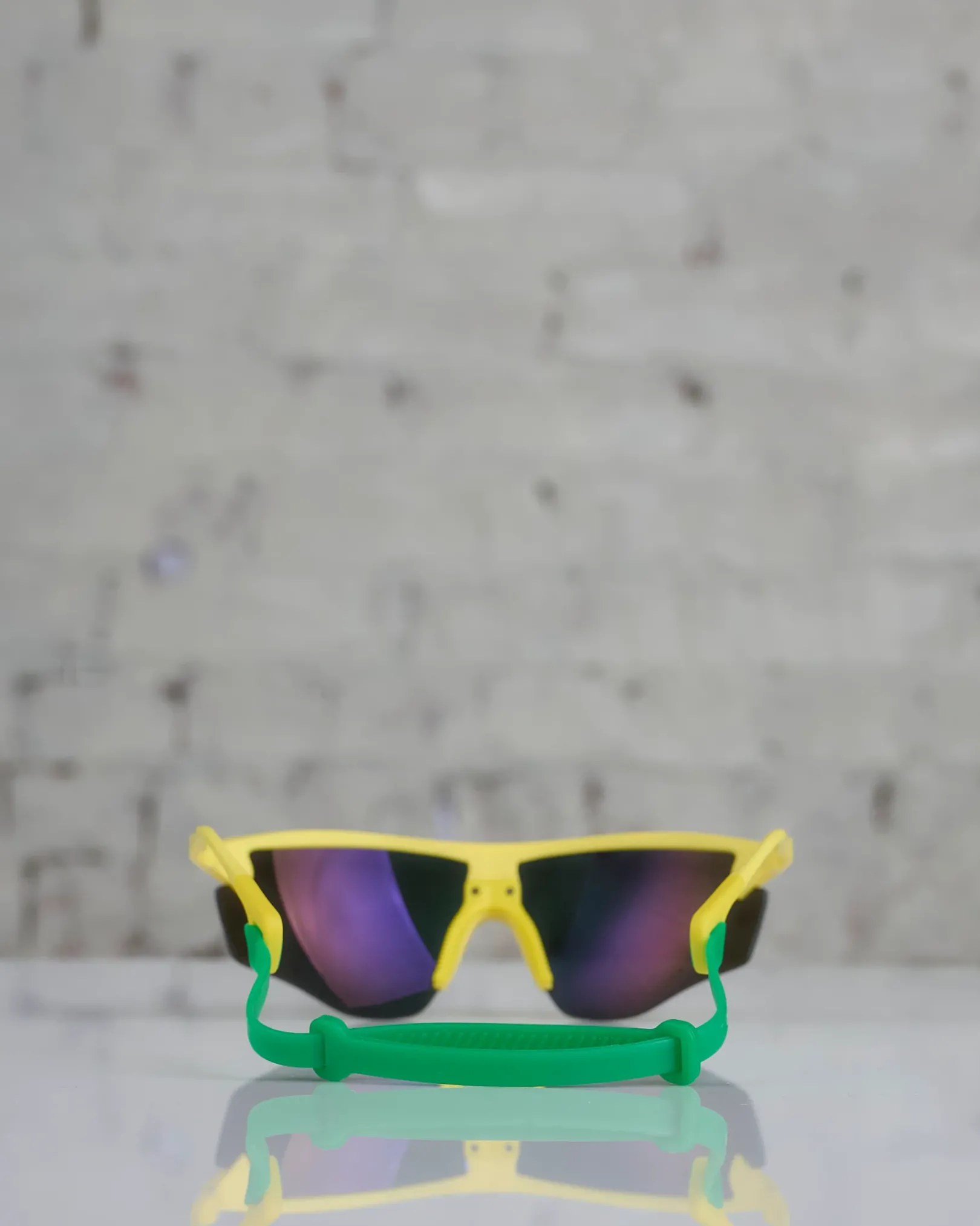 Best District Vision Caitlin Sport Sunglass Strap Green