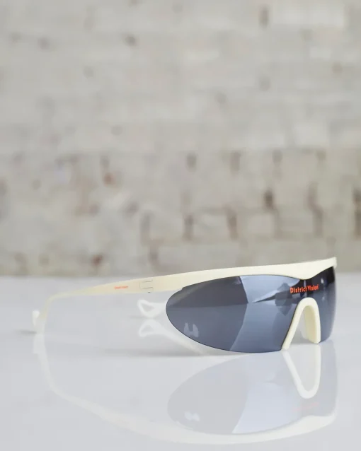 New District Vision Koharu Sunglass Cream / Mirror