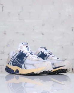 Discount Nike Men's Zoom Vomero 5 White/Thunder Blue-Cream Li