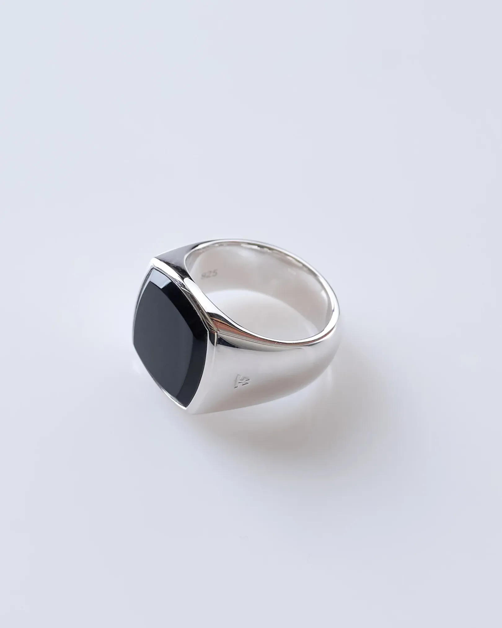 Clearance Tom Wood Cushion Ring (M) Polished Silver 925/Black Onyx