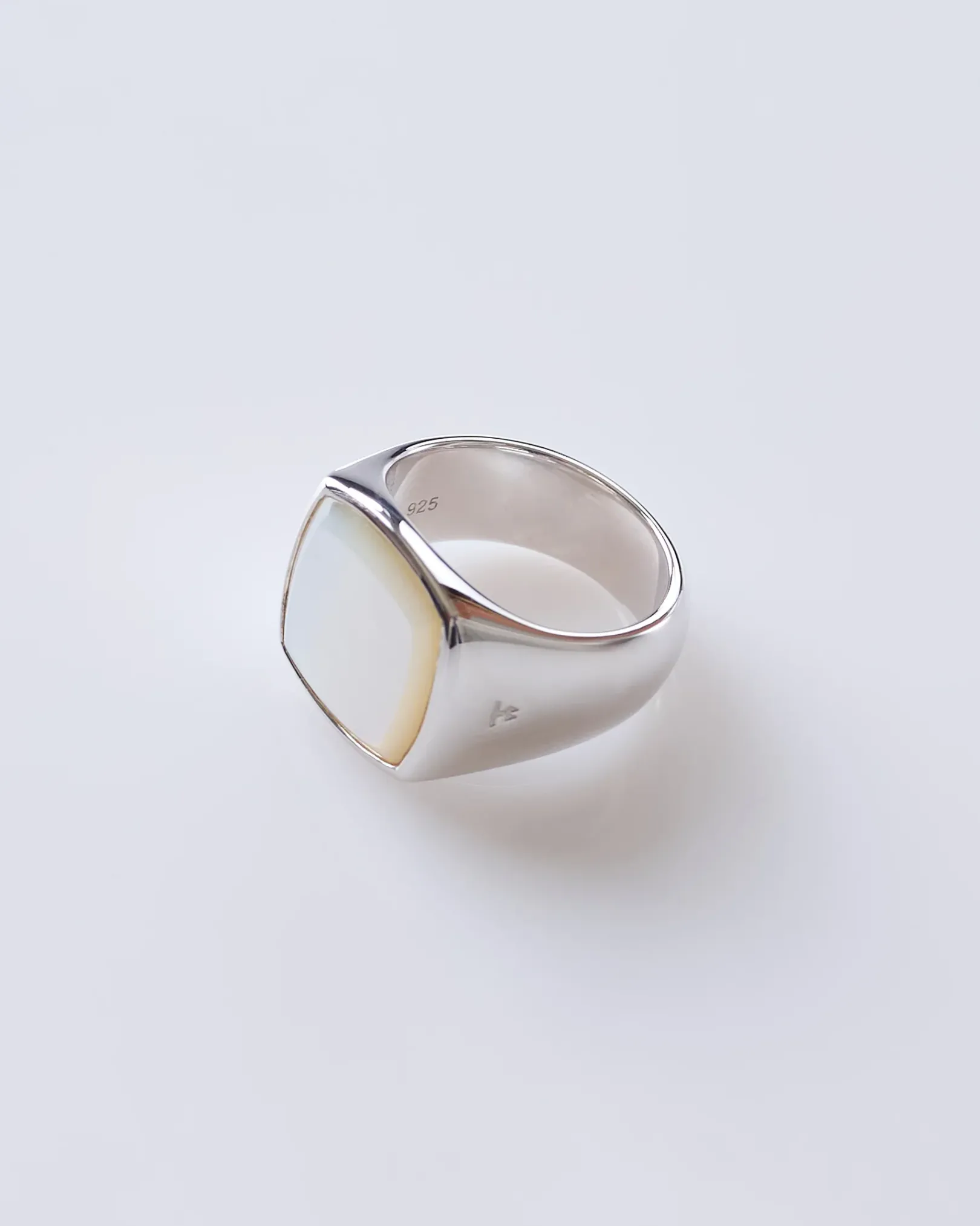Best Tom Wood Cushion Ring (M) Polished Silver 925/MOP